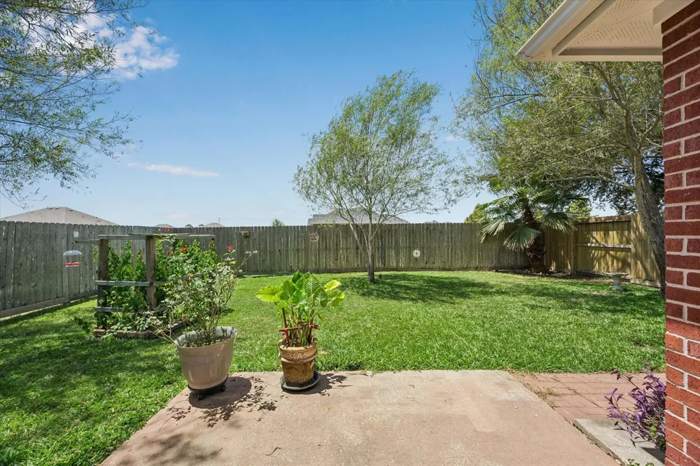 4341 Country Club Drive Dickinson, TX 77539