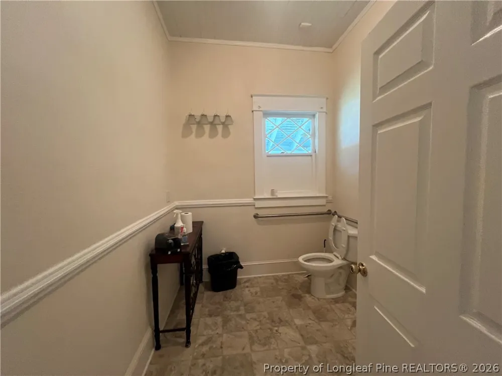 512 Sunset Avenue Clinton, NC 28303