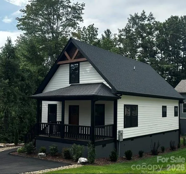 310 Ninth Street Black Mountain, NC 28711