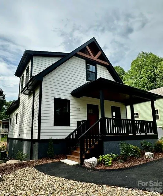 310 Ninth Street Black Mountain, NC 28711