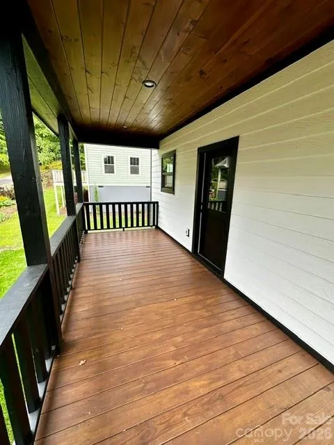 310 Ninth Street Black Mountain, NC 28711