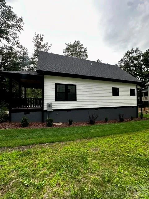 310 Ninth Street Black Mountain, NC 28711
