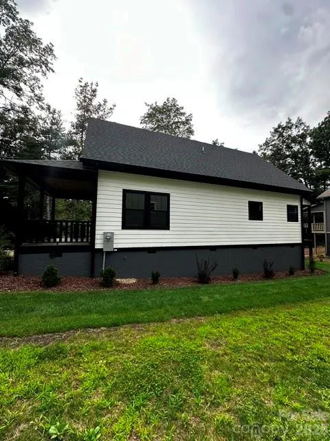 310 Ninth Street Black Mountain, NC 28711