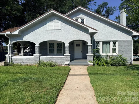 2709 Main Avenue