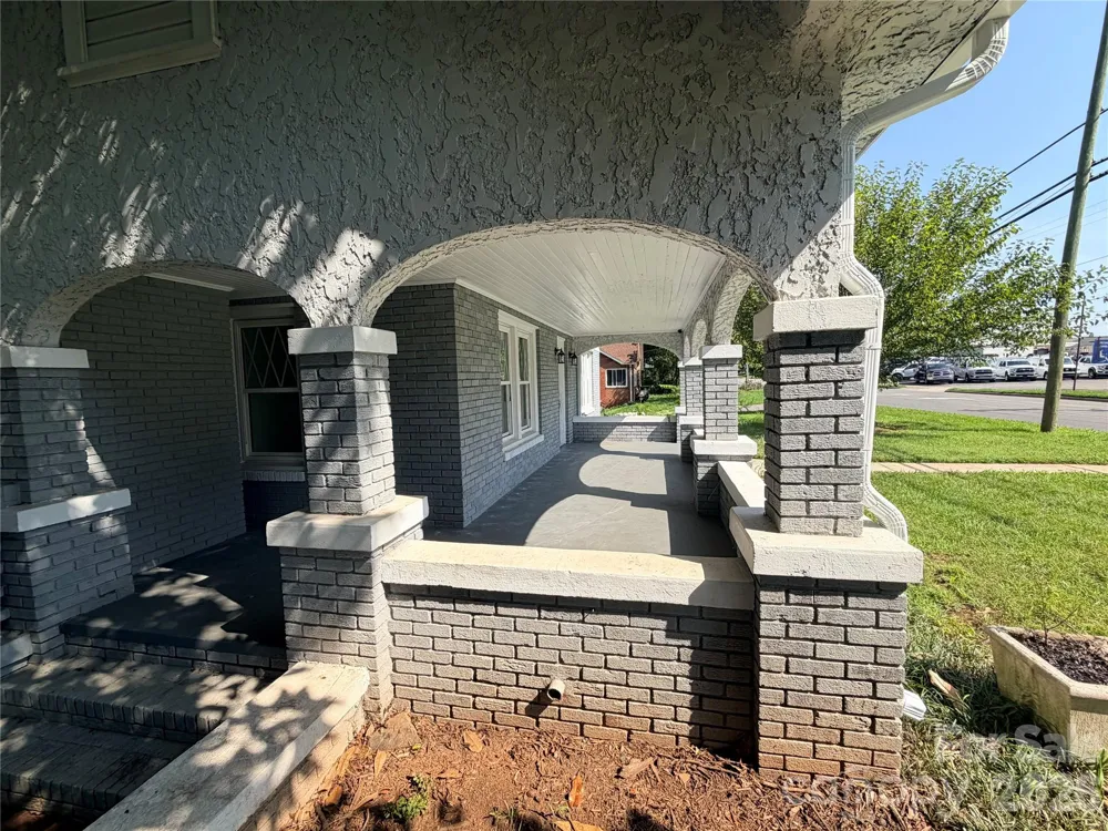 2709 Main Avenue Newton, NC 28658
