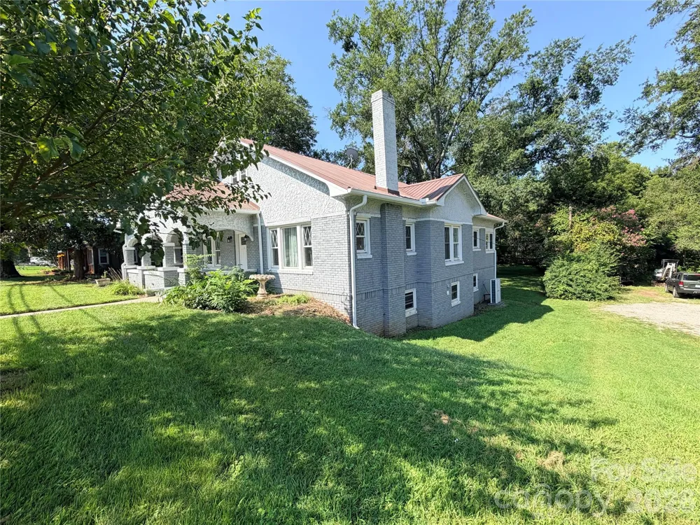 2709 Main Avenue Newton, NC 28658