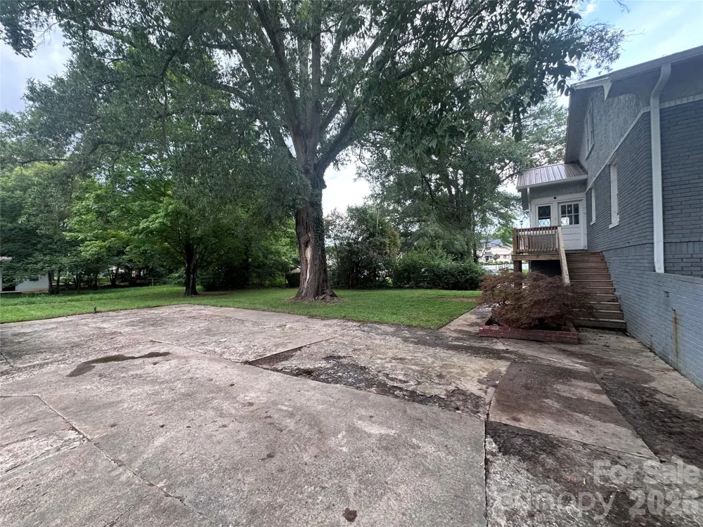 2709 Main Avenue Newton, NC 28658