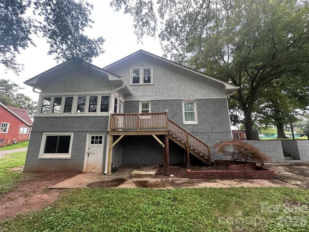 2709 Main Avenue Newton, NC 28658