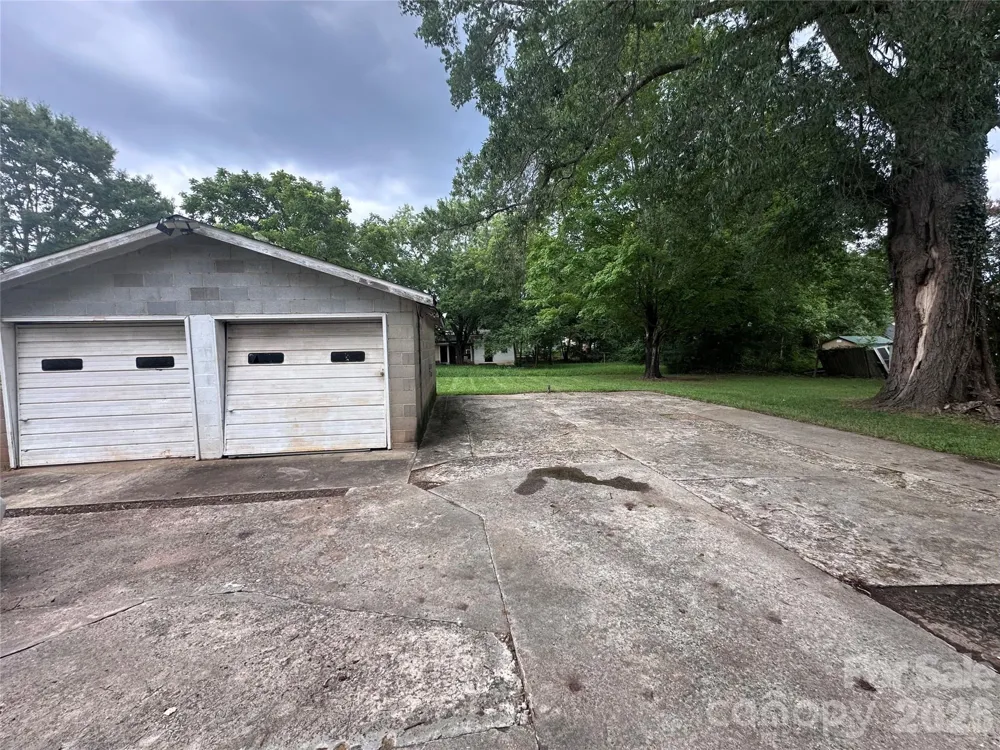 2709 Main Avenue Newton, NC 28658