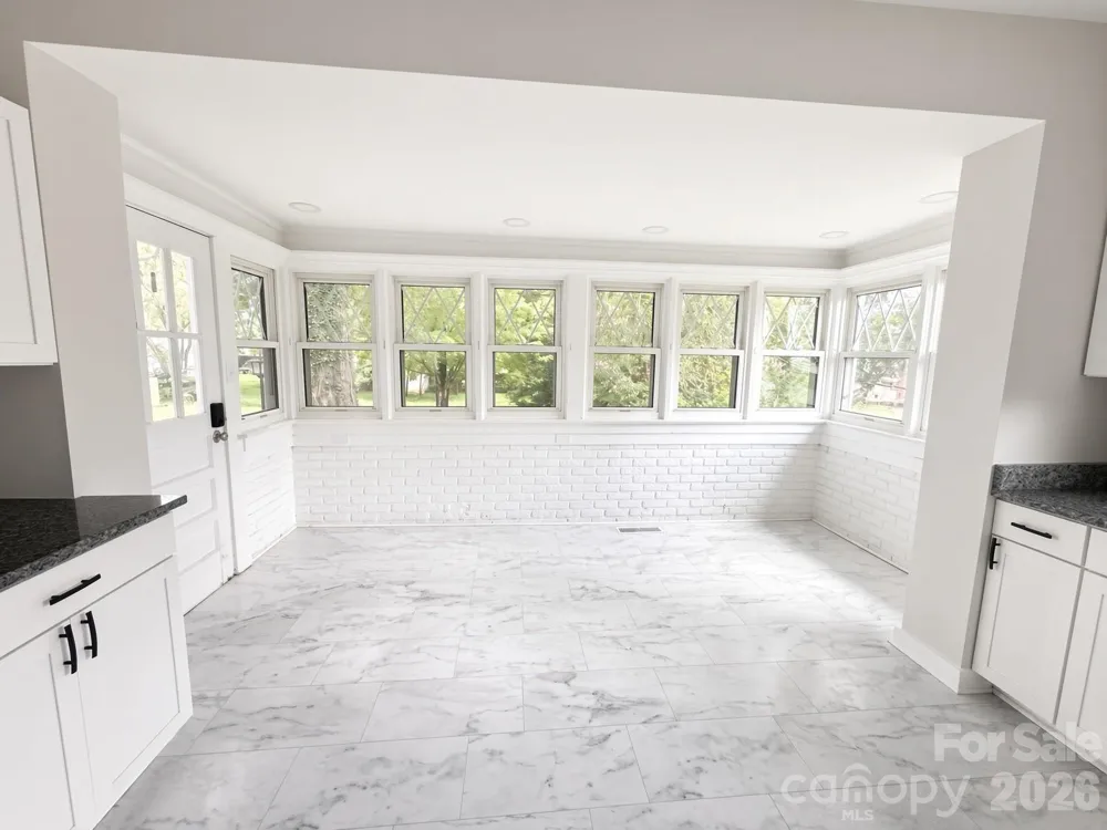 2709 Main Avenue Newton, NC 28658