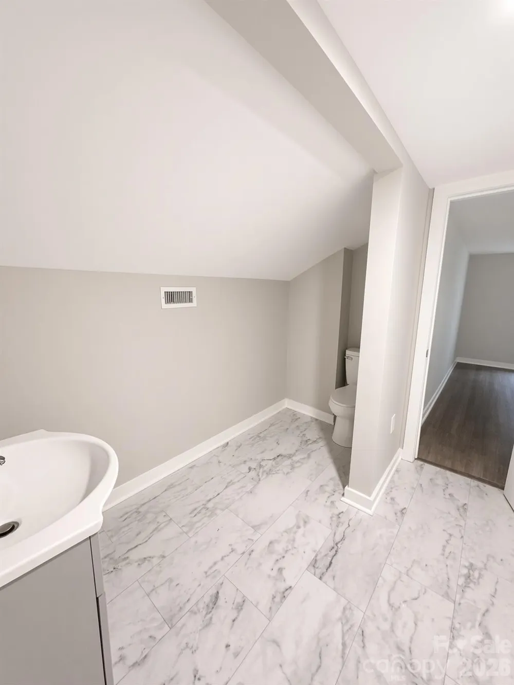 2709 Main Avenue Newton, NC 28658