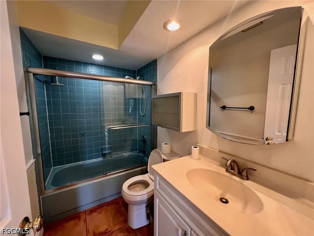SW 9th Place Cape Coral, FL 33914