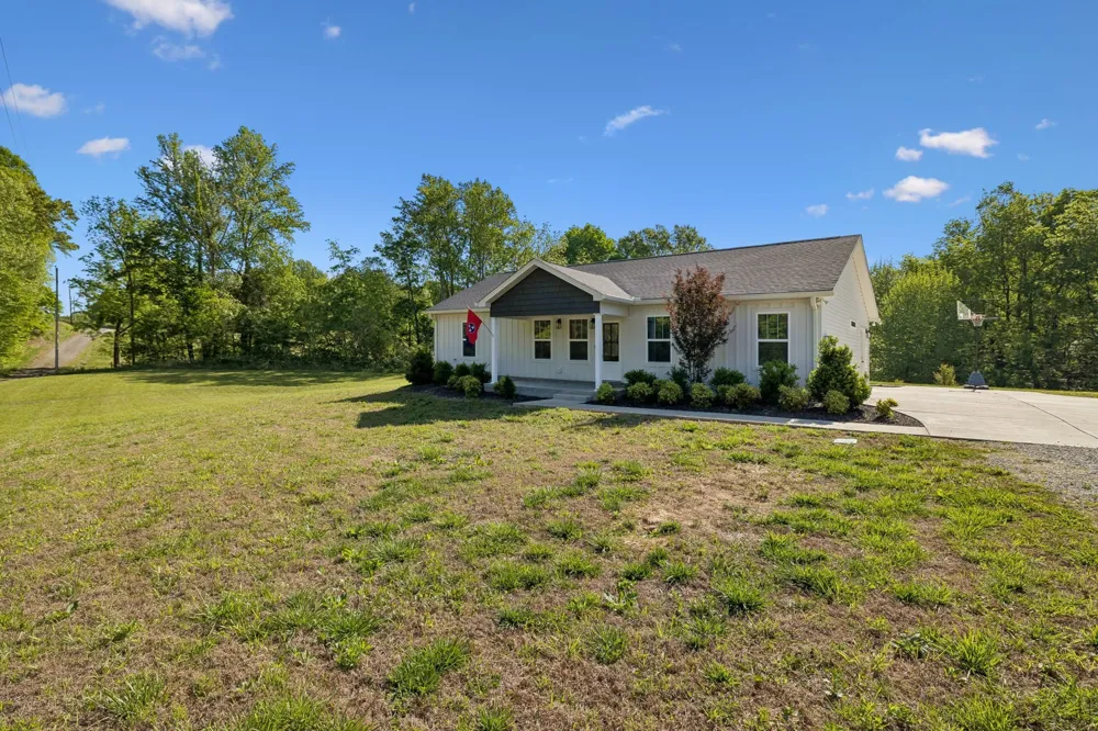300 Still Point Rd Smithville, TN 37166
