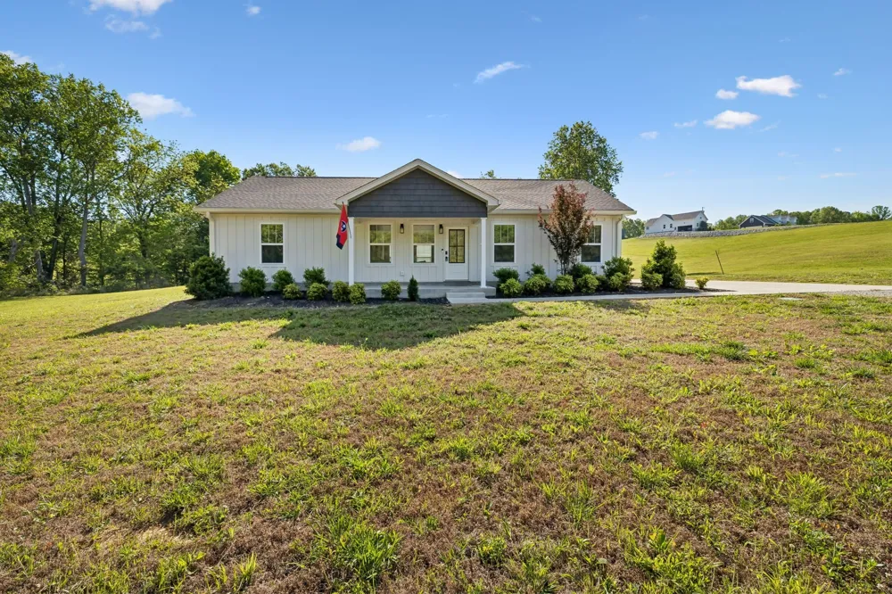 300 Still Point Rd Smithville, TN 37166