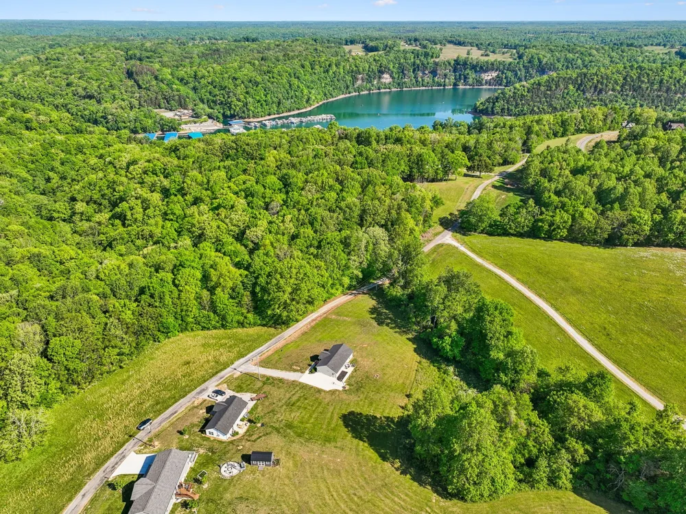 300 Still Point Rd Smithville, TN 37166