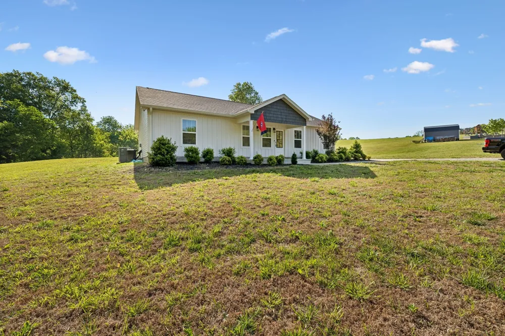 300 Still Point Rd Smithville, TN 37166