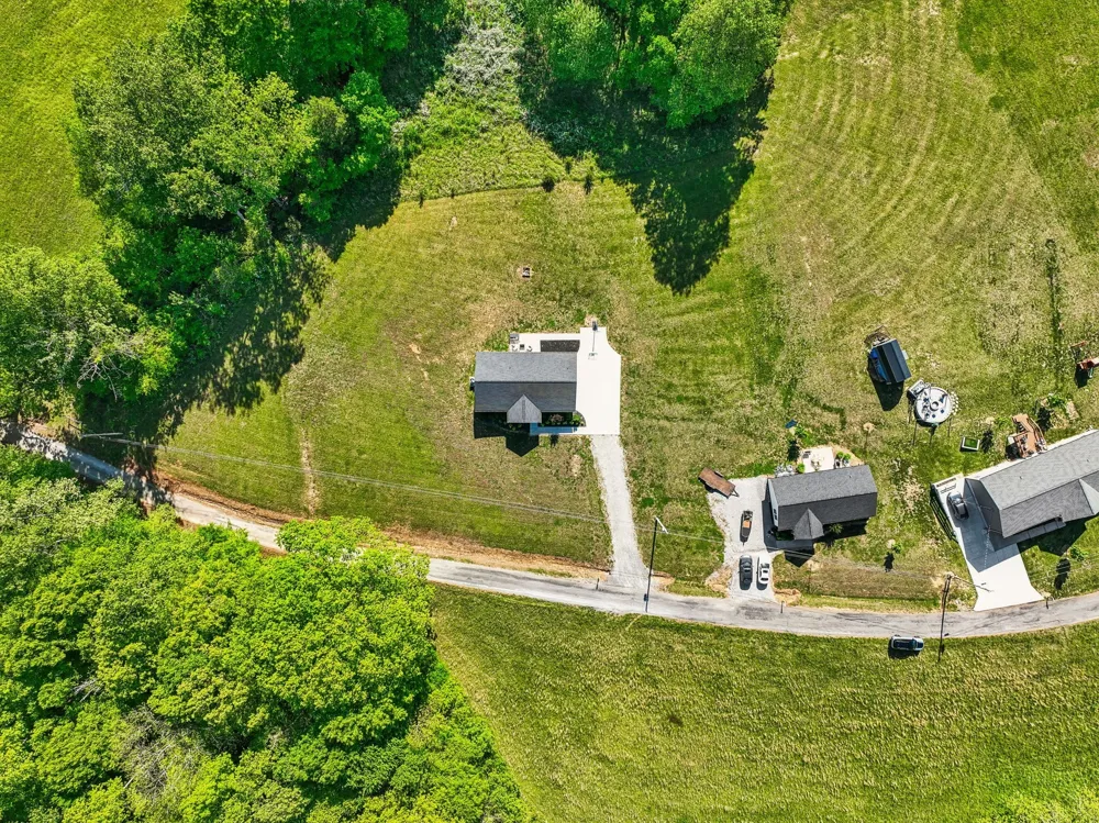 300 Still Point Rd Smithville, TN 37166