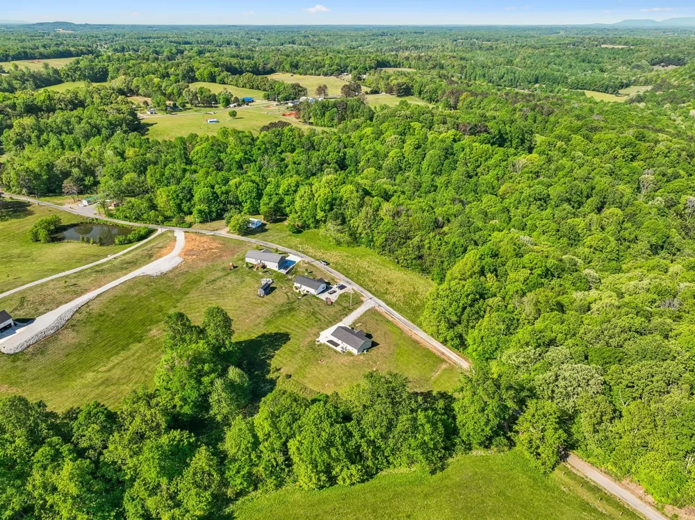300 Still Point Rd Smithville, TN 37166