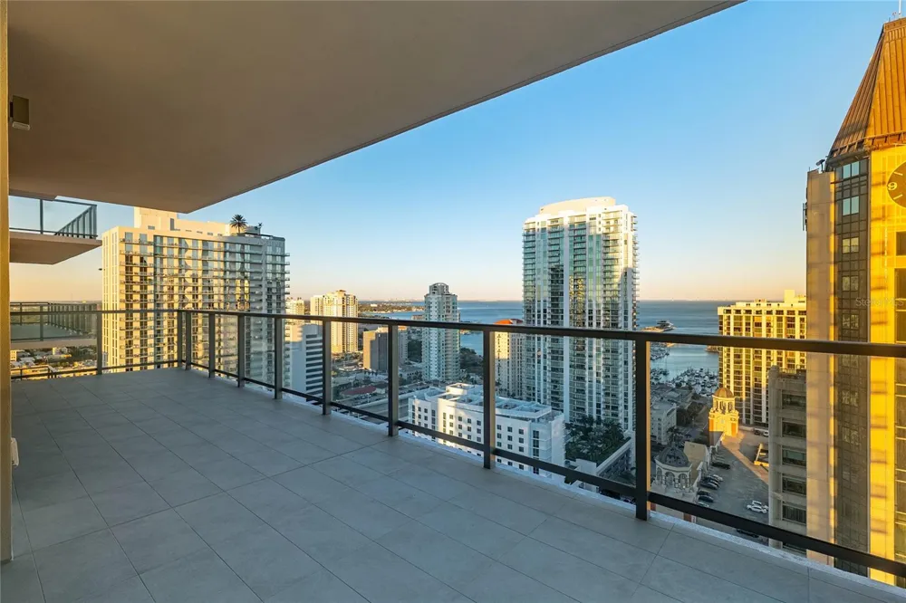 275 1ST AVENUE S #2803 St Petersburg, FL 33701