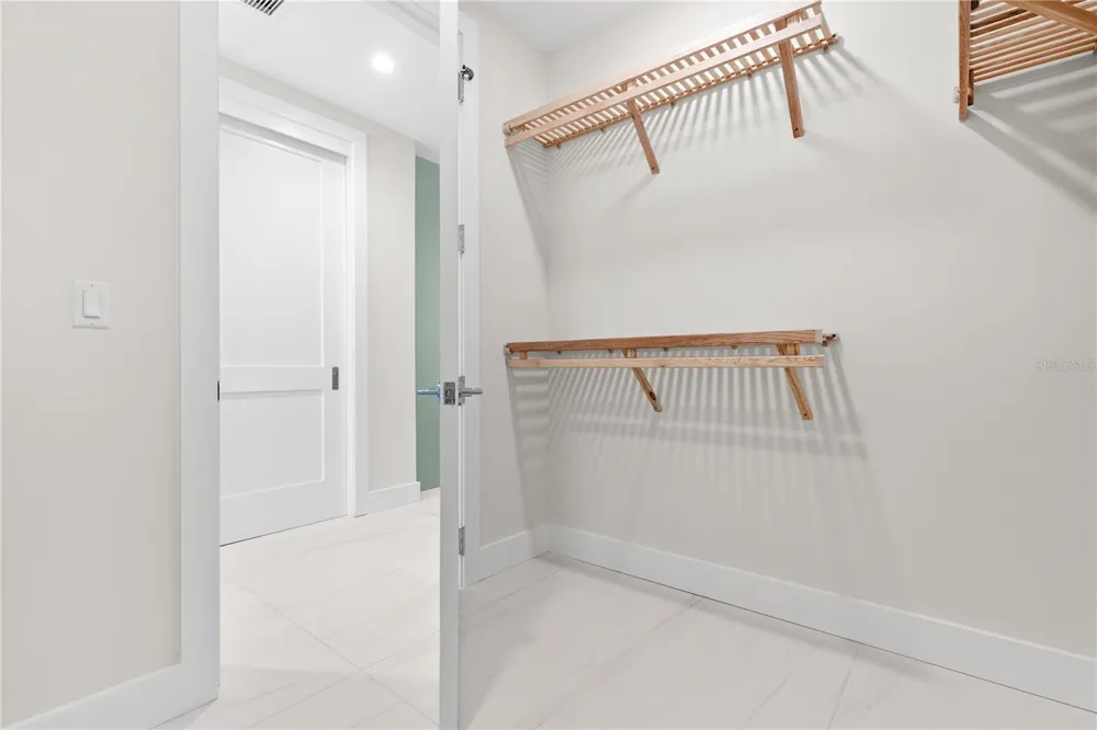 275 1ST AVENUE S #2803 St Petersburg, FL 33701