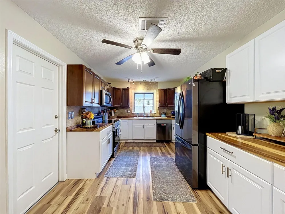 6250 CEDARBROOK DRIVE Pinellas Park, FL 33782