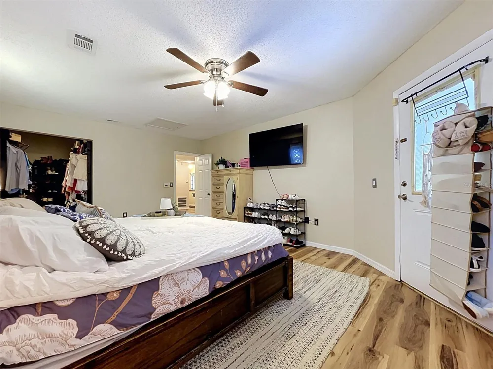 6250 CEDARBROOK DRIVE Pinellas Park, FL 33782