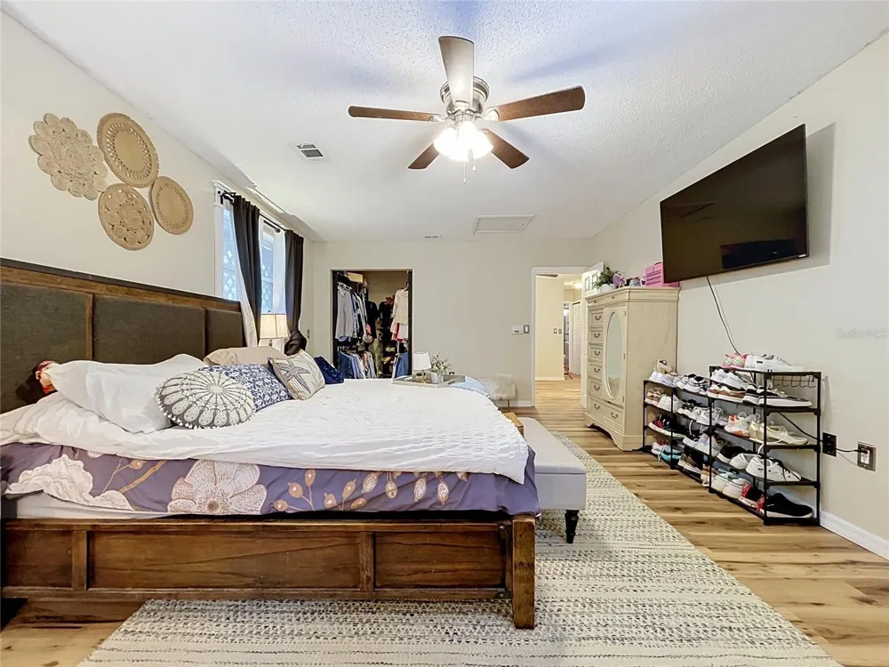 6250 CEDARBROOK DRIVE Pinellas Park, FL 33782