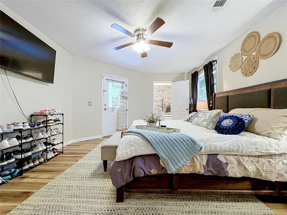 6250 CEDARBROOK DRIVE Pinellas Park, FL 33782