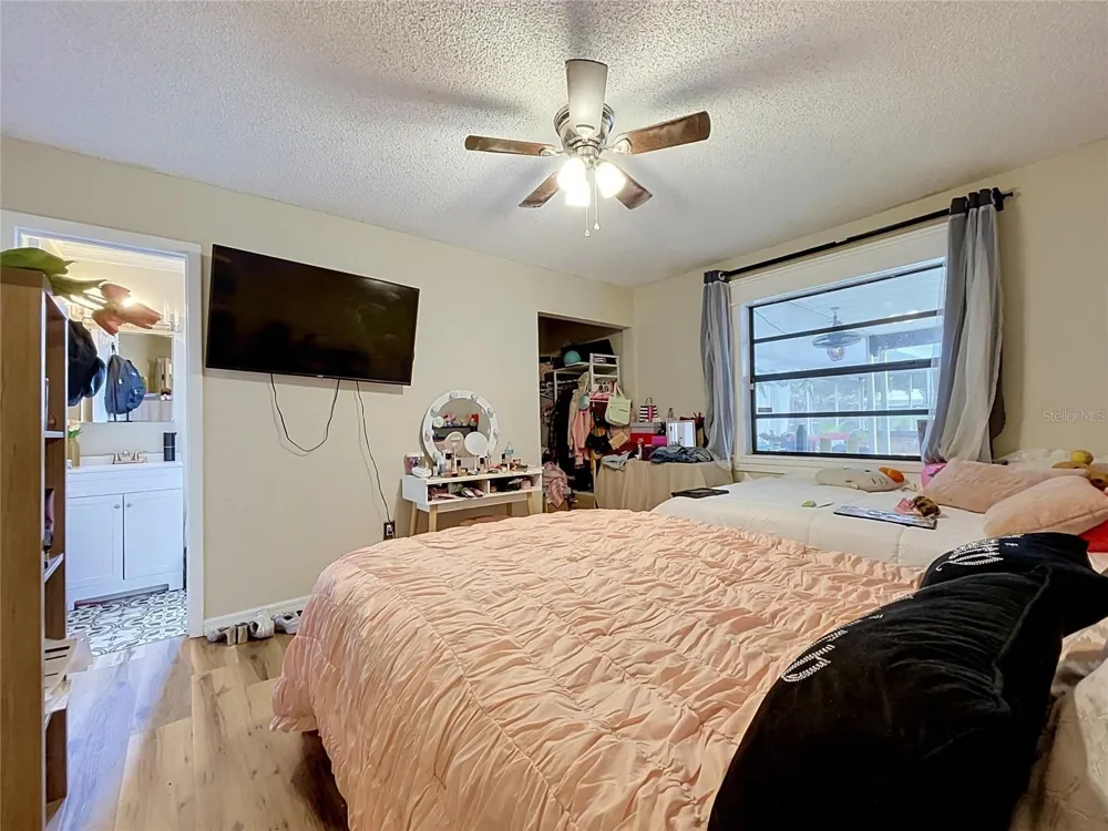 6250 CEDARBROOK DRIVE Pinellas Park, FL 33782