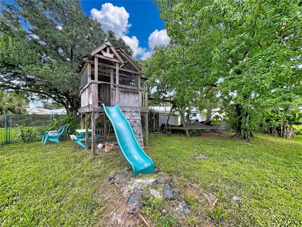 6250 CEDARBROOK DRIVE Pinellas Park, FL 33782