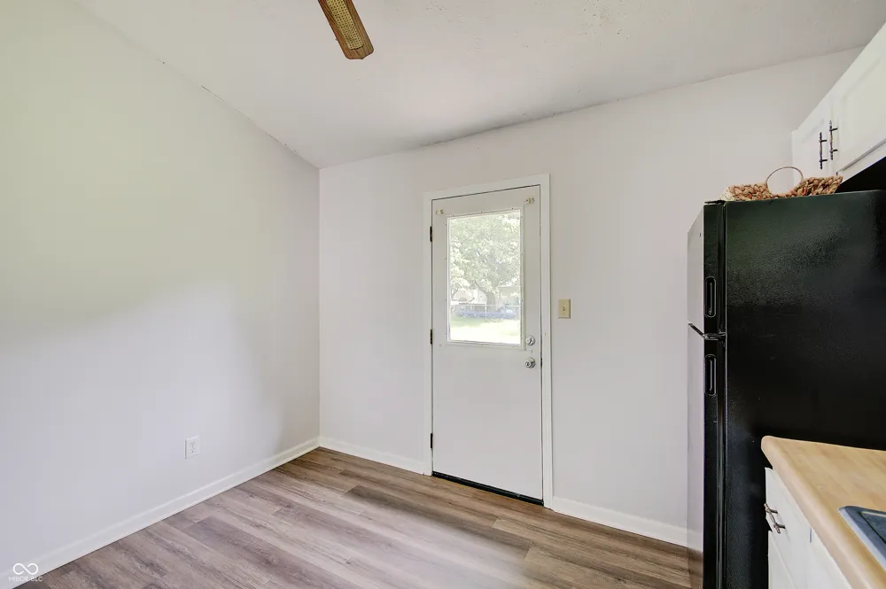 1073 Laura Drive Greenwood, IN 46143