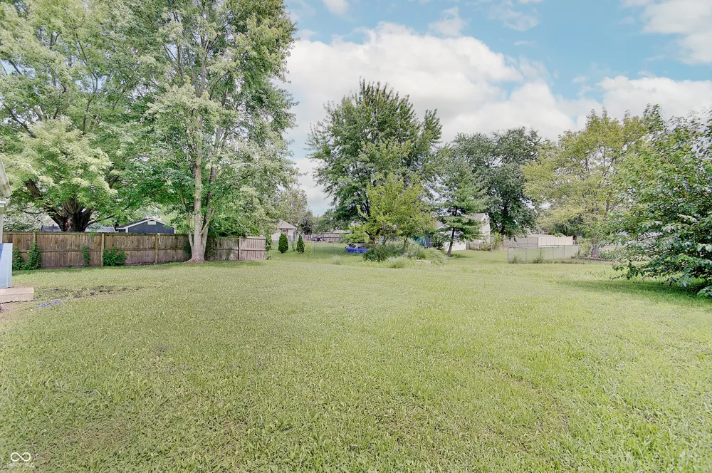 1073 Laura Drive Greenwood, IN 46143