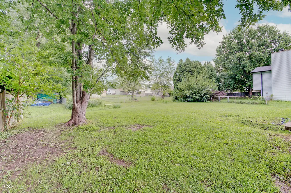 1073 Laura Drive Greenwood, IN 46143