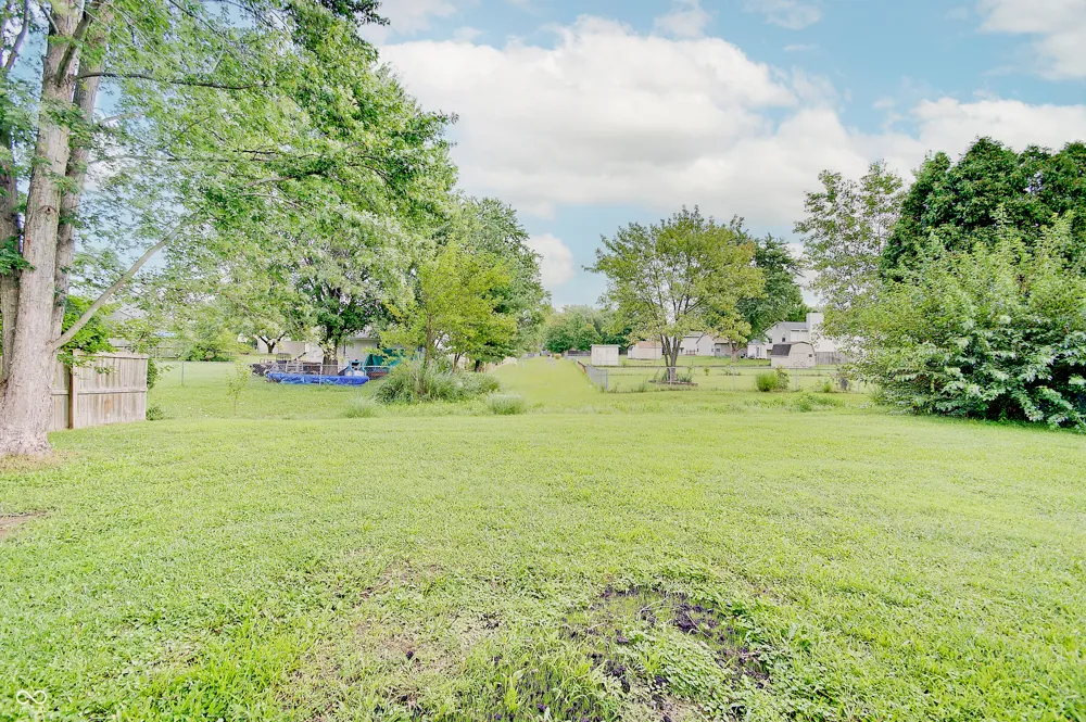 1073 Laura Drive Greenwood, IN 46143