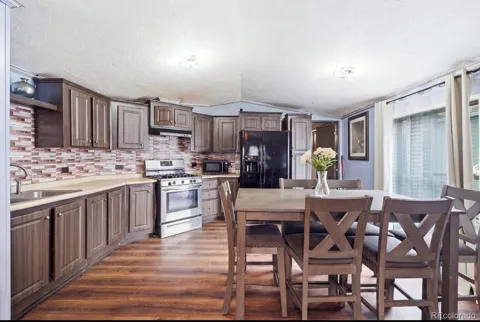 1500 W thornton pkwy Parkway