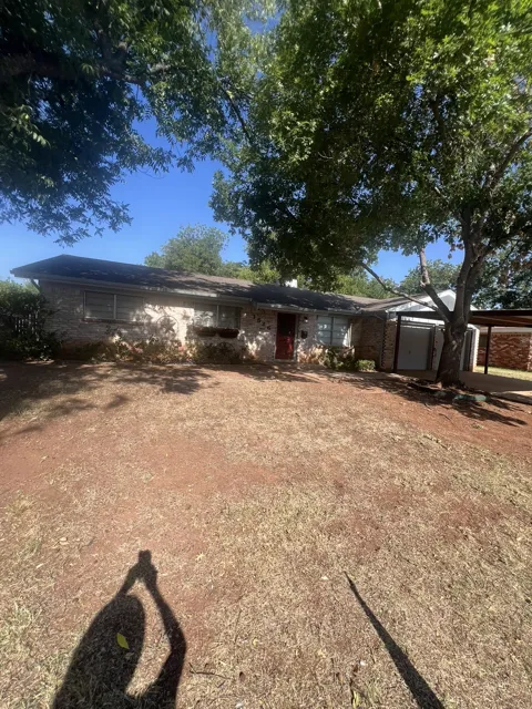 1526 Rosewood Drive