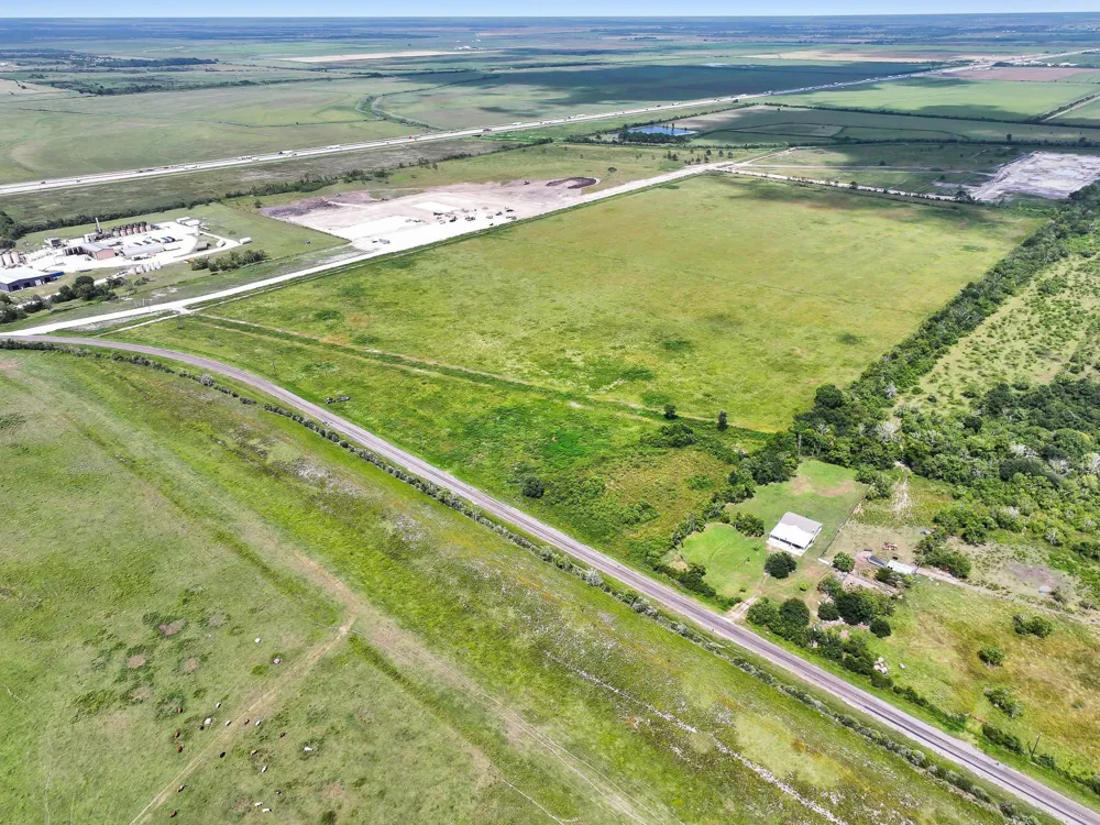 1 S Fm-1724 Anahuac, TX 77514