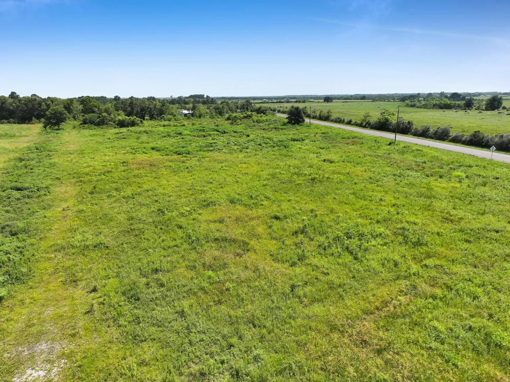 1 S Fm-1724 Anahuac, TX 77514