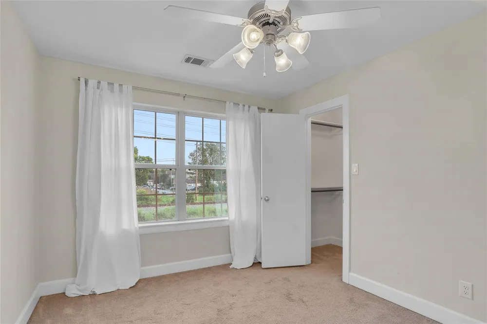 919 E 36th Street Houston, TX 77022