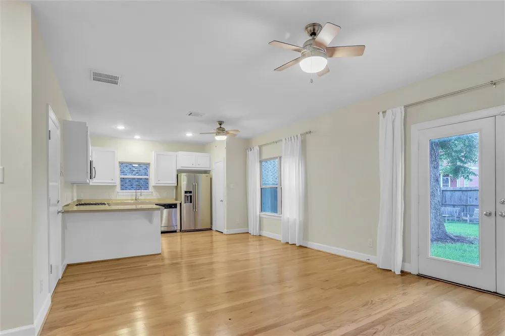 919 E 36th Street Houston, TX 77022