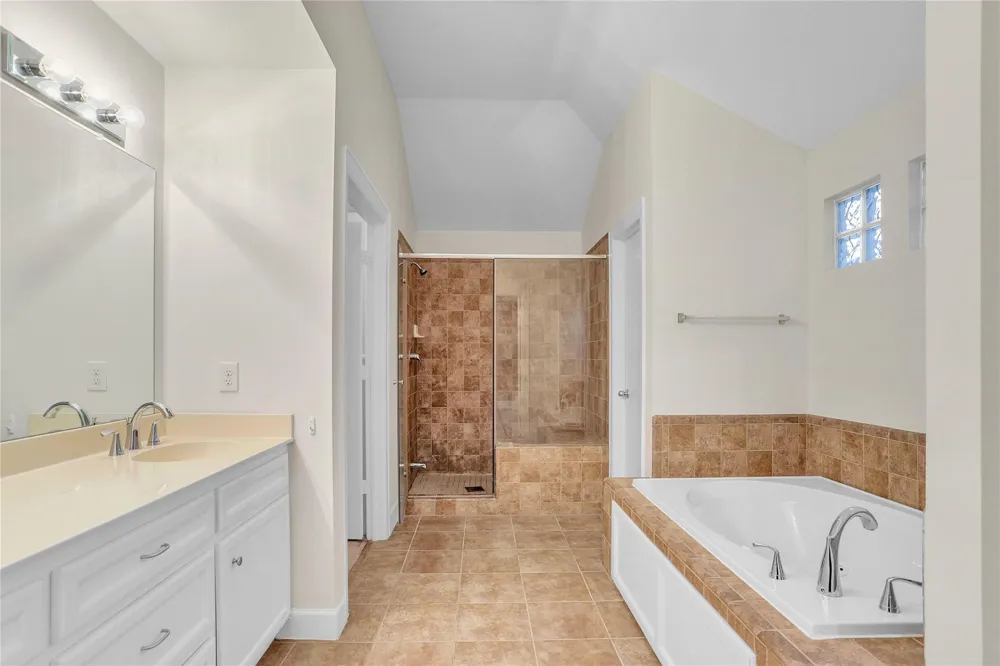 919 E 36th Street Houston, TX 77022