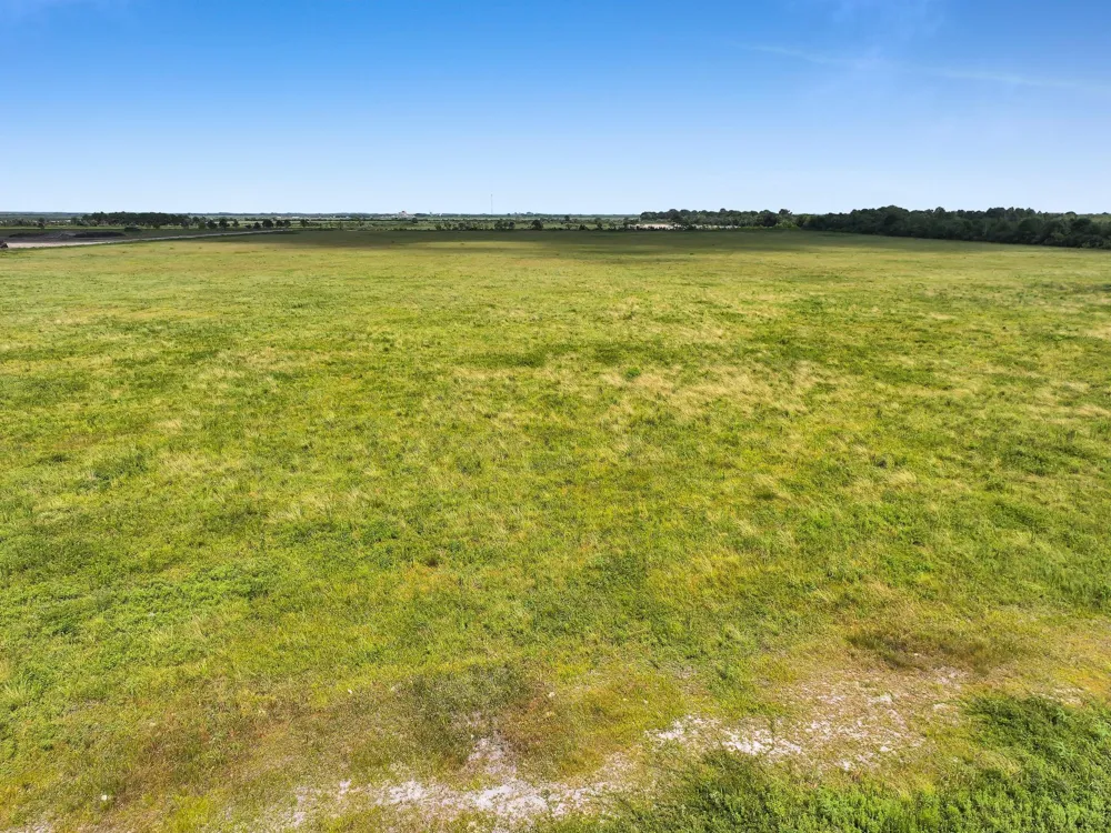 3 S Fm-1724 Anahuac, TX 77514