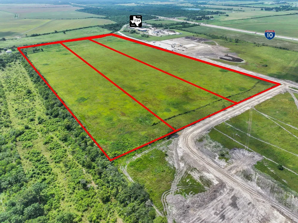 3 S Fm-1724 Anahuac, TX 77514