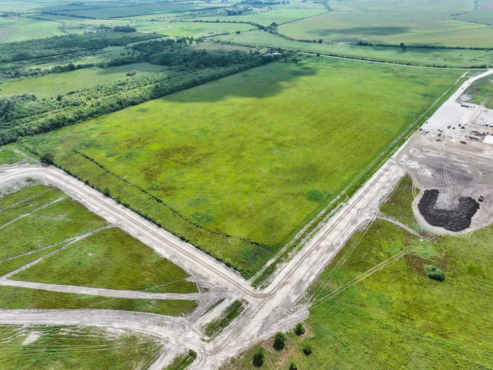 3 S Fm-1724 Anahuac, TX 77514
