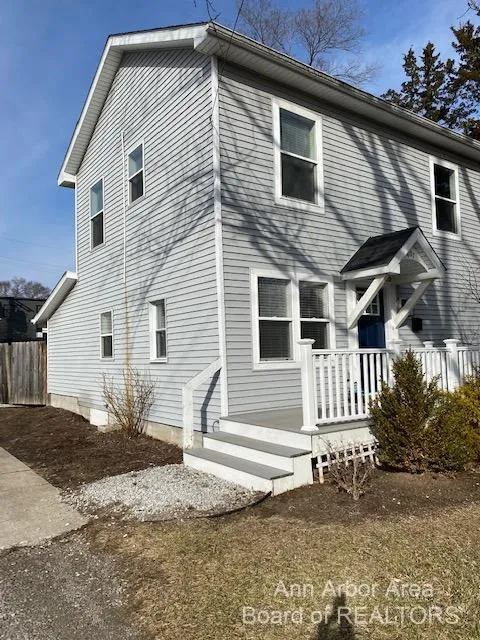 407 Harris Street Saline, MI 48176