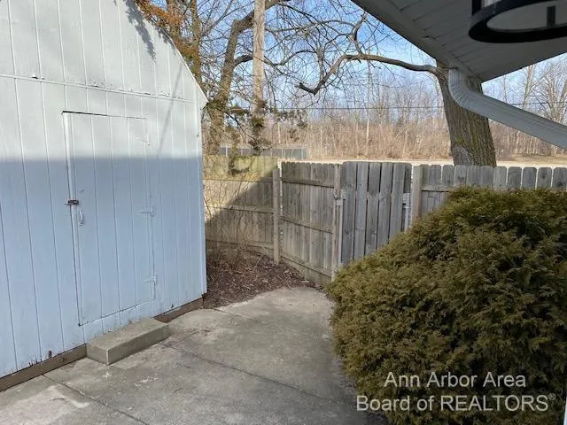 407 Harris Street Saline, MI 48176