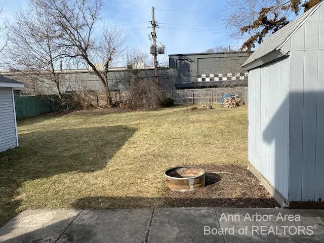 407 Harris Street Saline, MI 48176