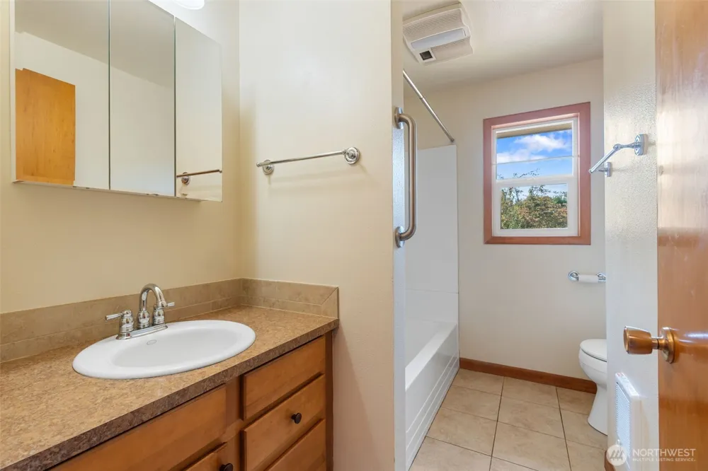 241 Buland Drive Castle Rock, WA 98611