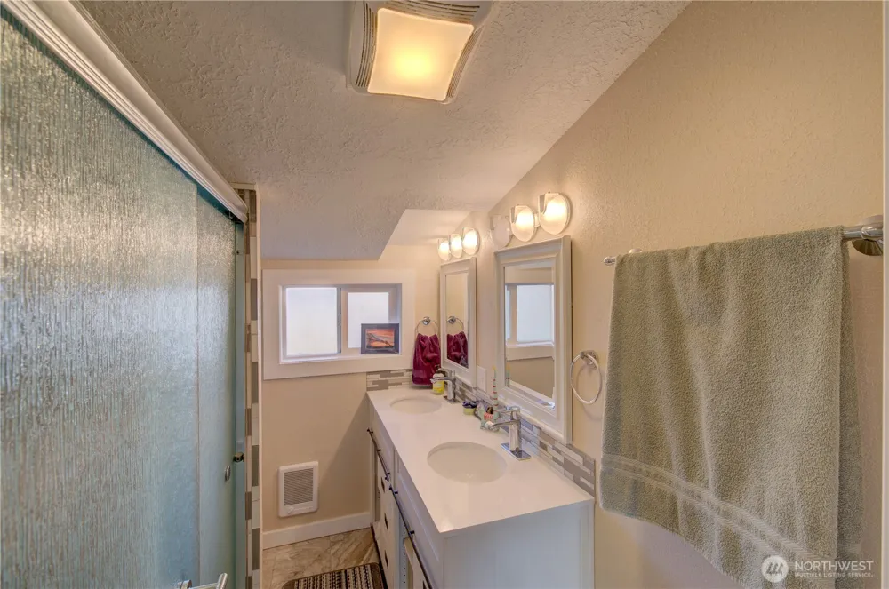 1213 269th Place Ocean Park, WA 98640