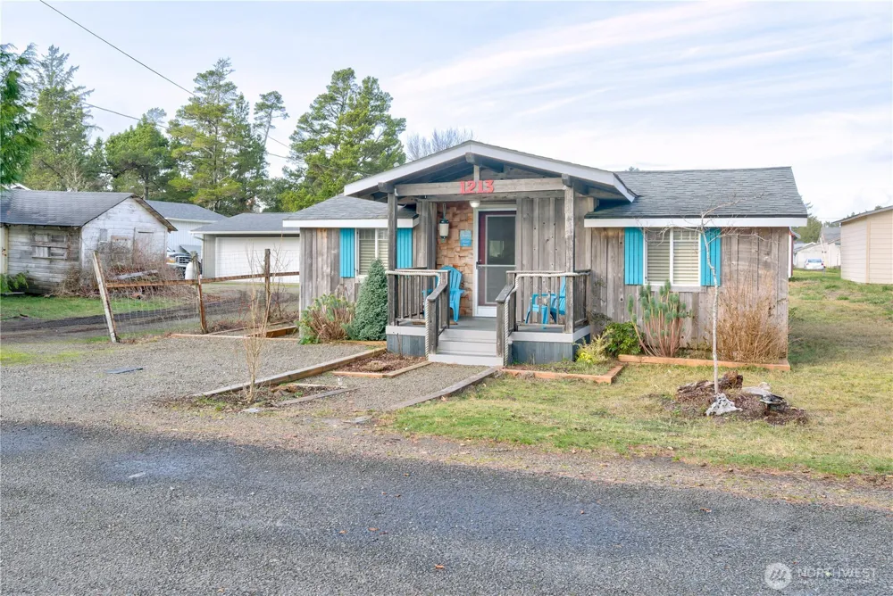 1213 269th Place Ocean Park, WA 98640